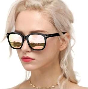 Blonde Women with sunglasses