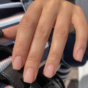 Short Press-On Nails: 5 Reasons They’re a Beauty Must-Have 5 Elegant Pink Gradient Glitter French Short Nails