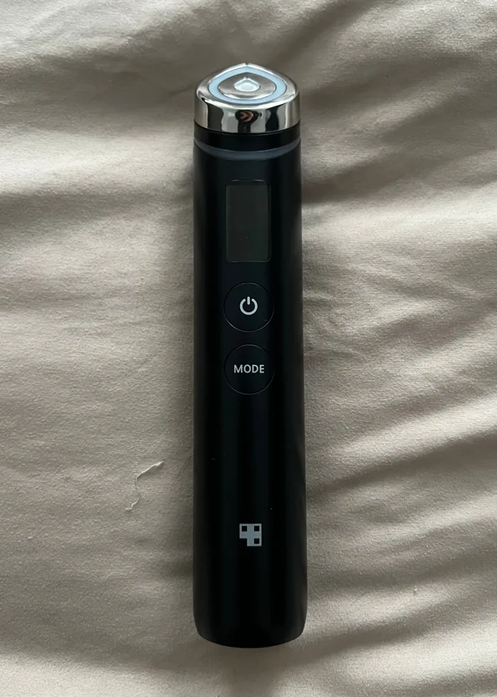 Anna's Medicube AGE-R Booster Pro device